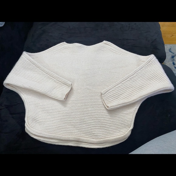 Aritzia Babaton Sweater Sz XS - Picture 2 of 6